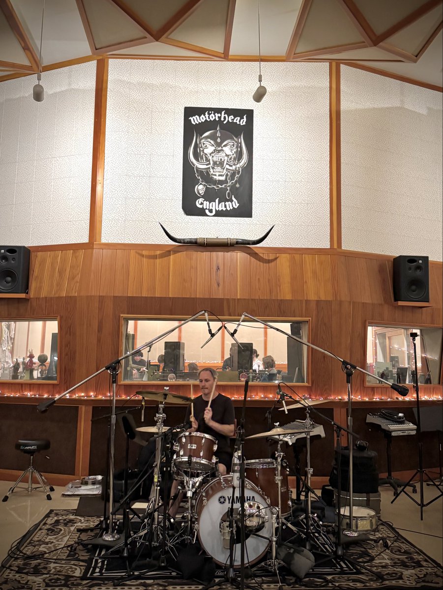 JeffFriedl's tweet photo. Just wrapped up a special 2-Day recording session at Studio 606 with some lovely humans ⚡️ https://t.co/gKq7gKKfaU