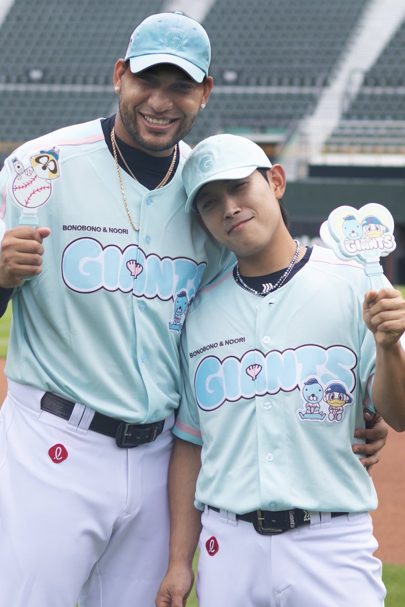 muroi_m's tweet photo. 【球団発表】ロッテジャイアンツは連載40周年を迎えた「ぼのぼの」とコラボ。

7/21から26までイベントを実施し、26日は「ぼのぼのデー」として作者のいがらしみきおさんとぼのぼのが始球式を行います（写真：ロッテジャイアンツ）。 https://t.co/WfsS5zhGwX