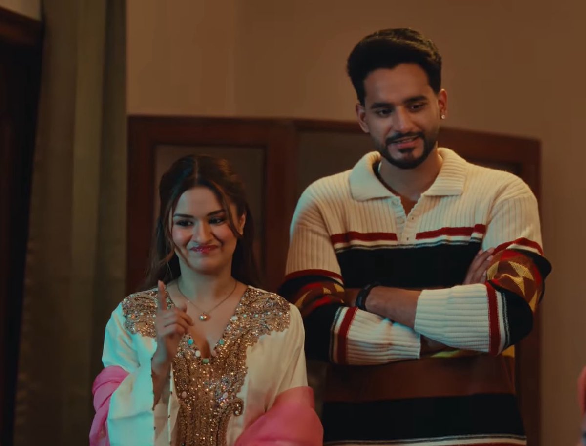 som124558's tweet photo. Chemistry top-notch, vibes unmatched! Bas NAA PUSHDE FT FUKRA OUT ka wait hai. ❤️ https://t.co/uznXbOhRhk