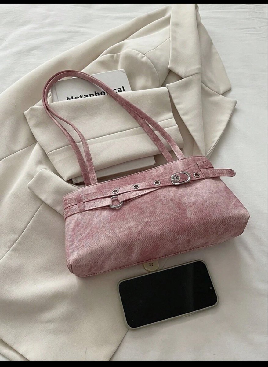 Je_meema's tweet photo. Cute handbags under ₦10k exist and I found them 👜 

Would you carry any of these? https://t.co/EWgkrNDfjq