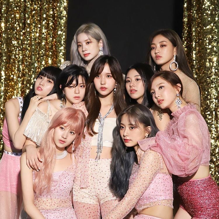 SerieTV46's tweet photo. Top 4 most streamed Kpop Girl Group on Spotify (8 July):

#1 #ILLIT (@ILLIT_twt) - 7,319,072
#2 #LE_SSERAFIM (@le_sserafim) - 6,914,322
#3 #BLACKPINK (@BLACKPINK) - 4,750,358
#4 #TWICE (@JYPETWICE) - 4,471,368 https://t.co/hwgOIJTmwV