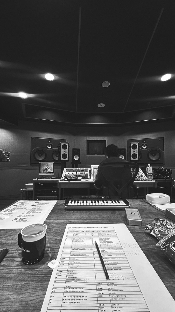 aimi_music's tweet photo. 🆕Album “DIFFERENT” 
@psyfe_member 
10. Glowing 
Lyrics &amp; Vo. Direction by me 

誰にもジャッジされない世界で、それぞれがありのままでいられるセーフスペースを守っていきたい。そんな願いを込めてメンバーと作り上げました🫂
Keep glowing ‘cause you’re a star 🌠

#psychicfever #different https://t.co/t2pYmWndWF