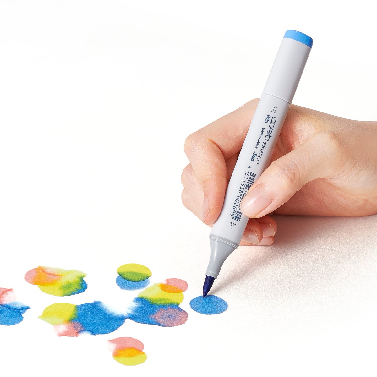 COPIC_Official's tweet photo. 国産アルコールマーカーもバズりたい！
製品にMADE IN JAPAN入りです。
来年40周年のコピックをよろしくお願いいたします✍️ https://t.co/prrdUd1X0F