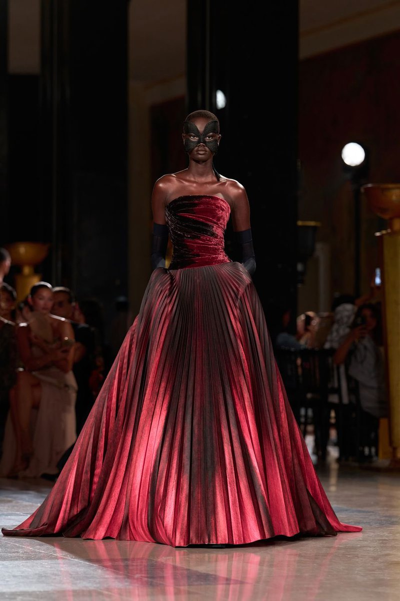 IvoryMali's tweet photo. Elie Saab Fall 2026 Haute Couture https://t.co/hLlR4nnsB5