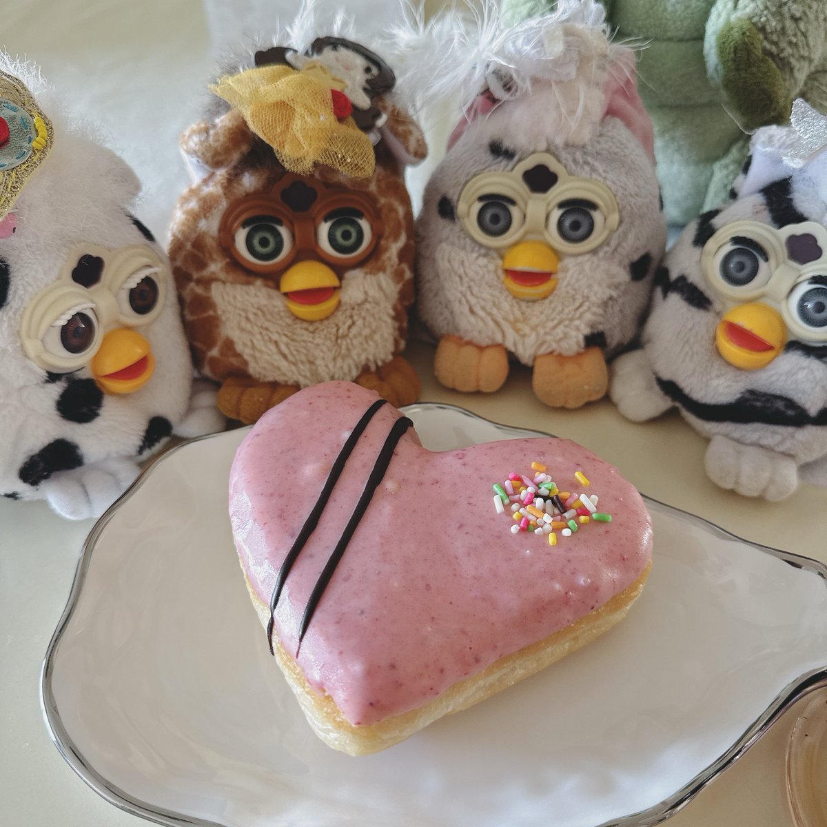 SLAVAvita's tweet photo. ドーナツ🩷 https://t.co/Tu6f7dWh2E