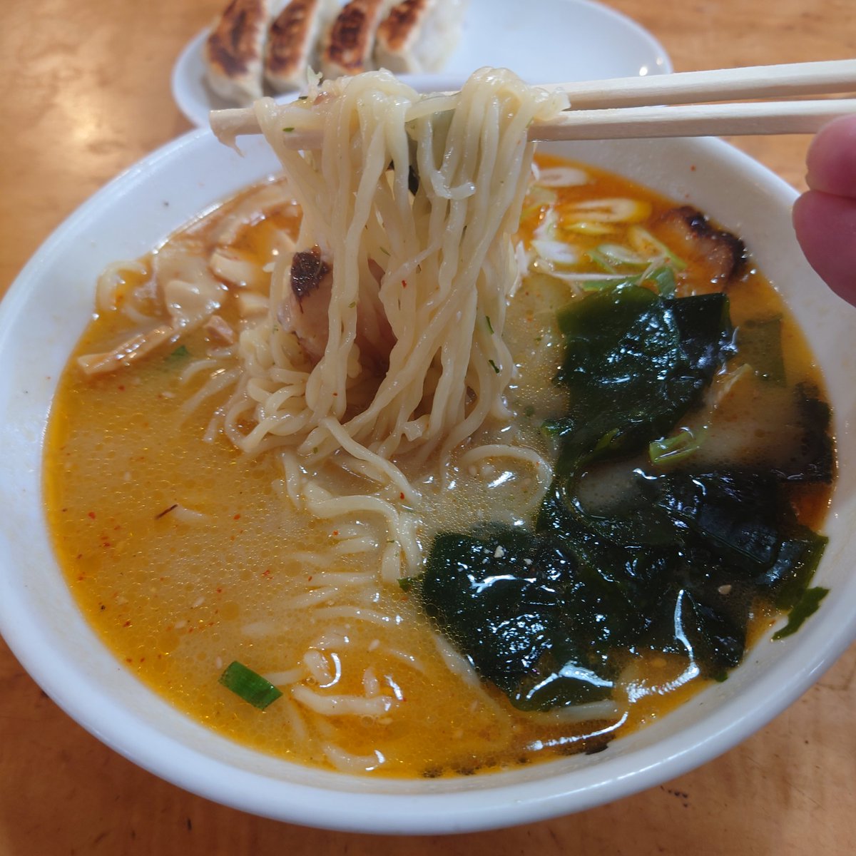 shift0316's tweet photo. 20年ぶり位で入った鬼がらし仙台店。山形発祥もあって魚出汁に味噌の組み合わせはやっぱり癖になります。スープを飲み干したくなりますがそこは我慢しました😅ごちそうさまでした〜。 https://t.co/3qXLDwIQxP