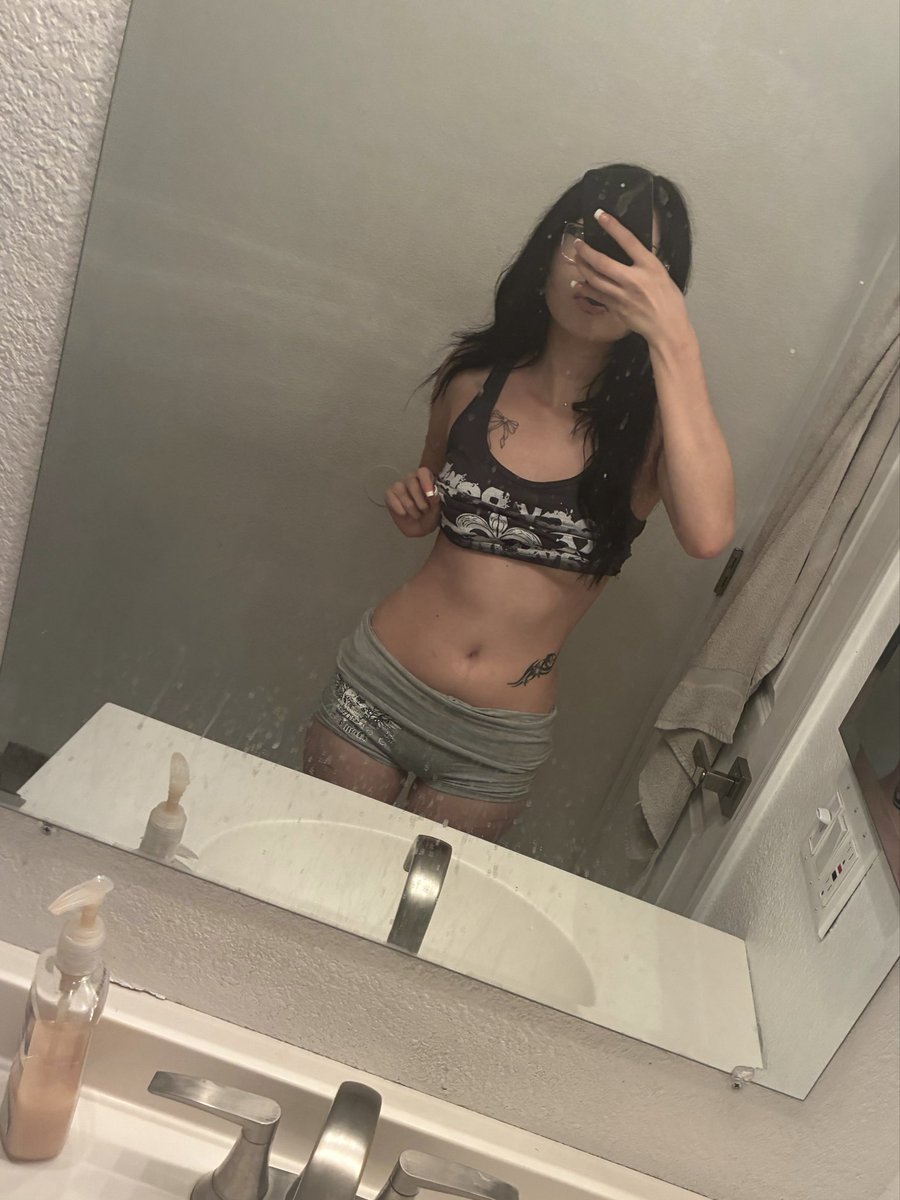 hebrewfishh's tweet photo. i hate calories https://t.co/VQzLYoj4wD