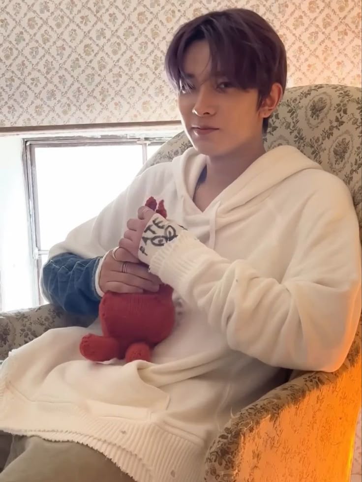 svnights's tweet photo. Gracias por todo este tiempo Heeseung de Enhypen, siempre te voy a guardar en mi corazón y te amaré por siempre bebé ♥️
Es momento de dejar que crezcas y hagas uno de tus sueños realidad, my dear Evan ♥️ https://t.co/IVdwg3RCYp