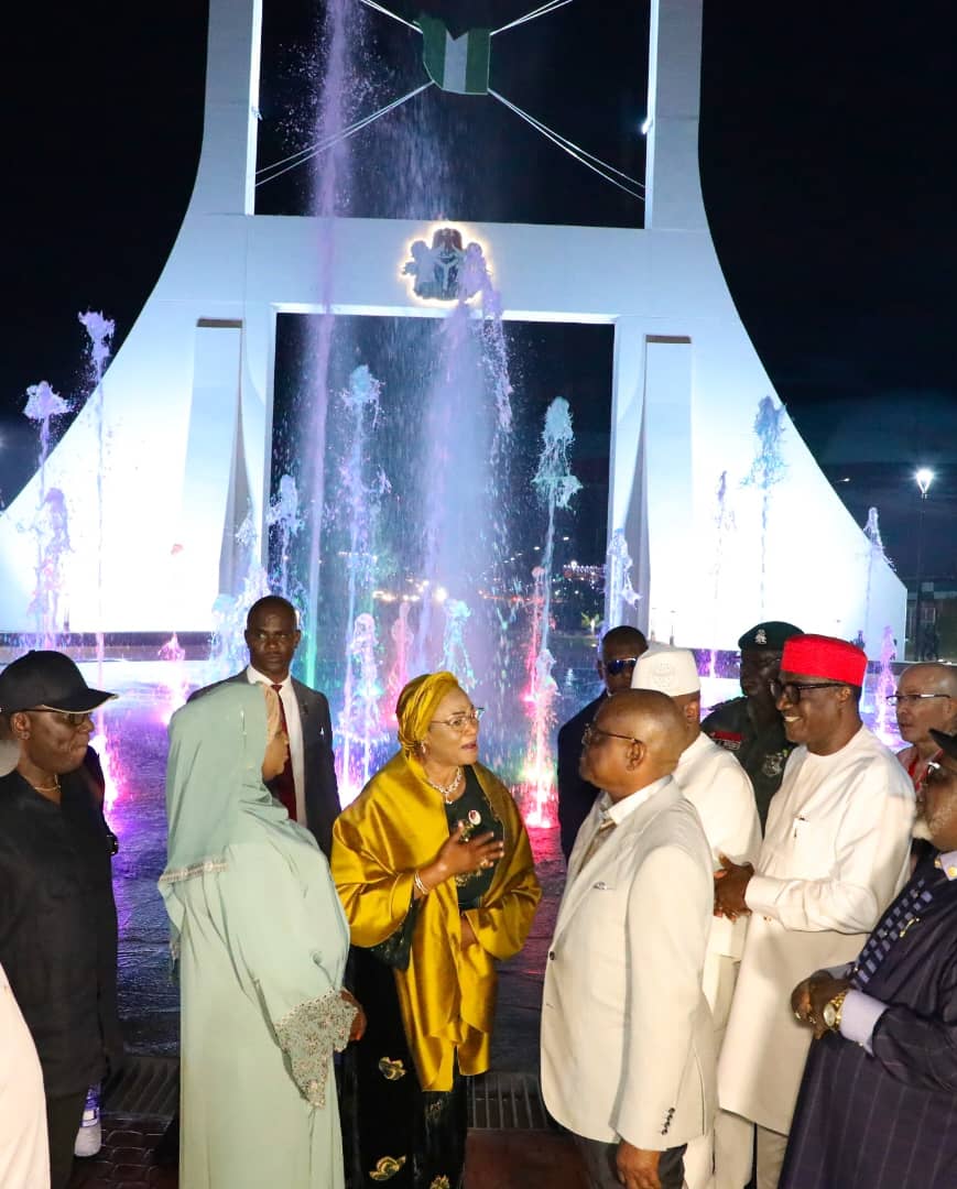 cpsfcta's tweet photo. FCTA PRESS RELEASE
 
PRESIDENT TINUBU UNVEILS REMODELED ABUJA CITY GATE
…SAYS IT CAN COMPETE WITH THE BEST IN THE WORLD https://t.co/Ff98dEPHBW