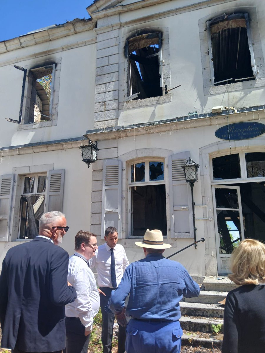 Prefet01's tweet photo. Du premier échange de la journée aux dernières discussions avec les maires du Pays de Gex, un fil conducteur : soutenir  un territoire en pleine transformation.

Jeudi  dernier, le préfet de l'Ain, Louis-Xavier Thirode, est allé à la  rencontre des élus et des acteurs locaux. La journée a mêlé des temps  d'échange autour des grands enjeux du territoire — sécurité, ressource  en eau, développement de Divonne-les-Bains — à des moments plus  marquants, comme la visite du château de Divonne-les-Bains, ravagé  quelques jours auparavant par un incendie, ou encore l'inauguration du  Nautique rénové et la pose de la première pierre du Village des  Associations.

Une  journée de terrain, faite de rencontres, d'écoute et de projets, pour  poursuivre le travail collectif au service des habitants.