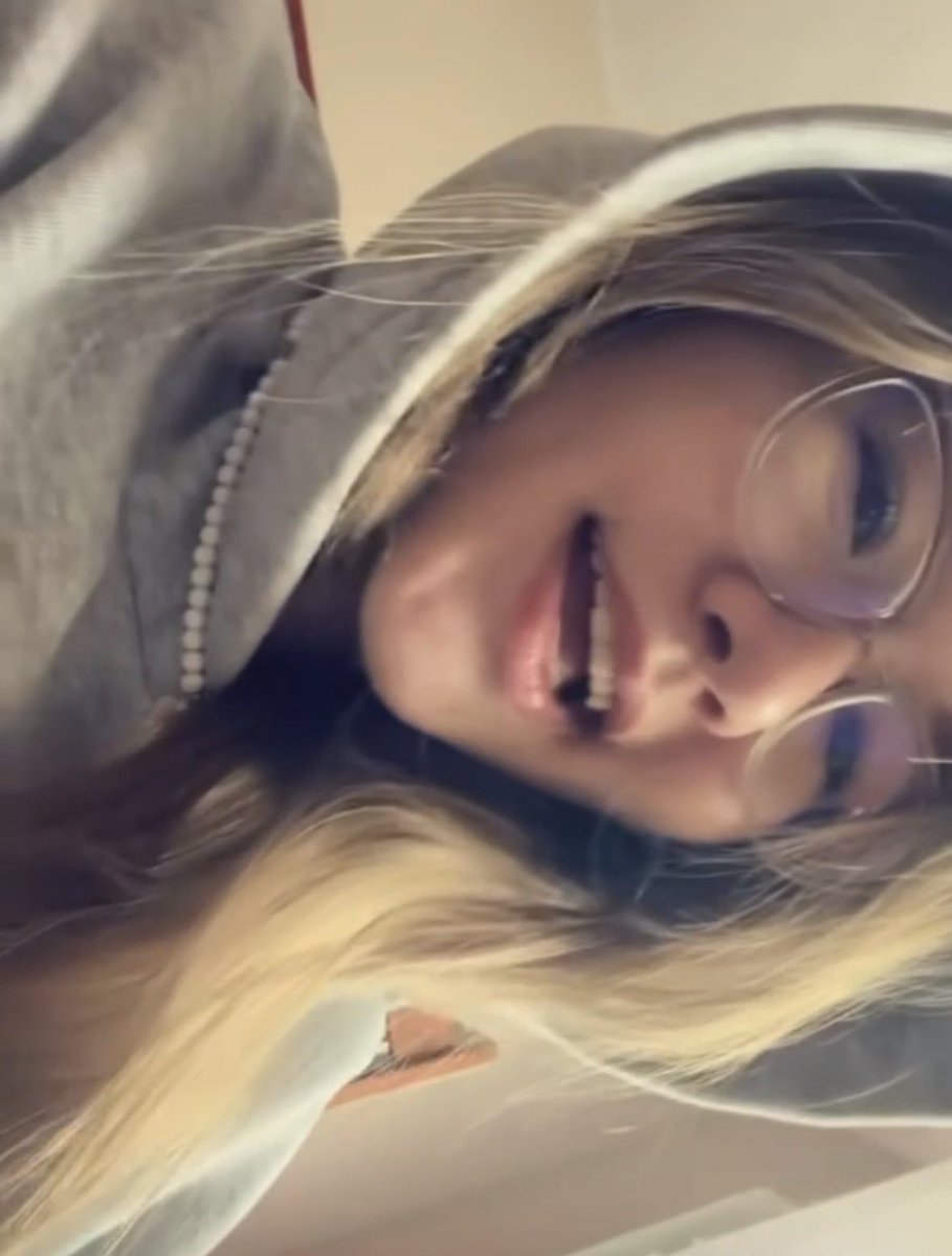 Charlestribs's tweet photo. Cuck wanted his crush exposed, tell me what you’d do to her in the comments ⬇️ https://t.co/j2dHE0Zy0C