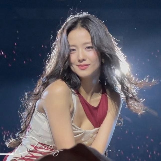 pinksview's tweet photo. GETTING READY                      TO MAKE HISTORY https://t.co/RfCNHv1D2u