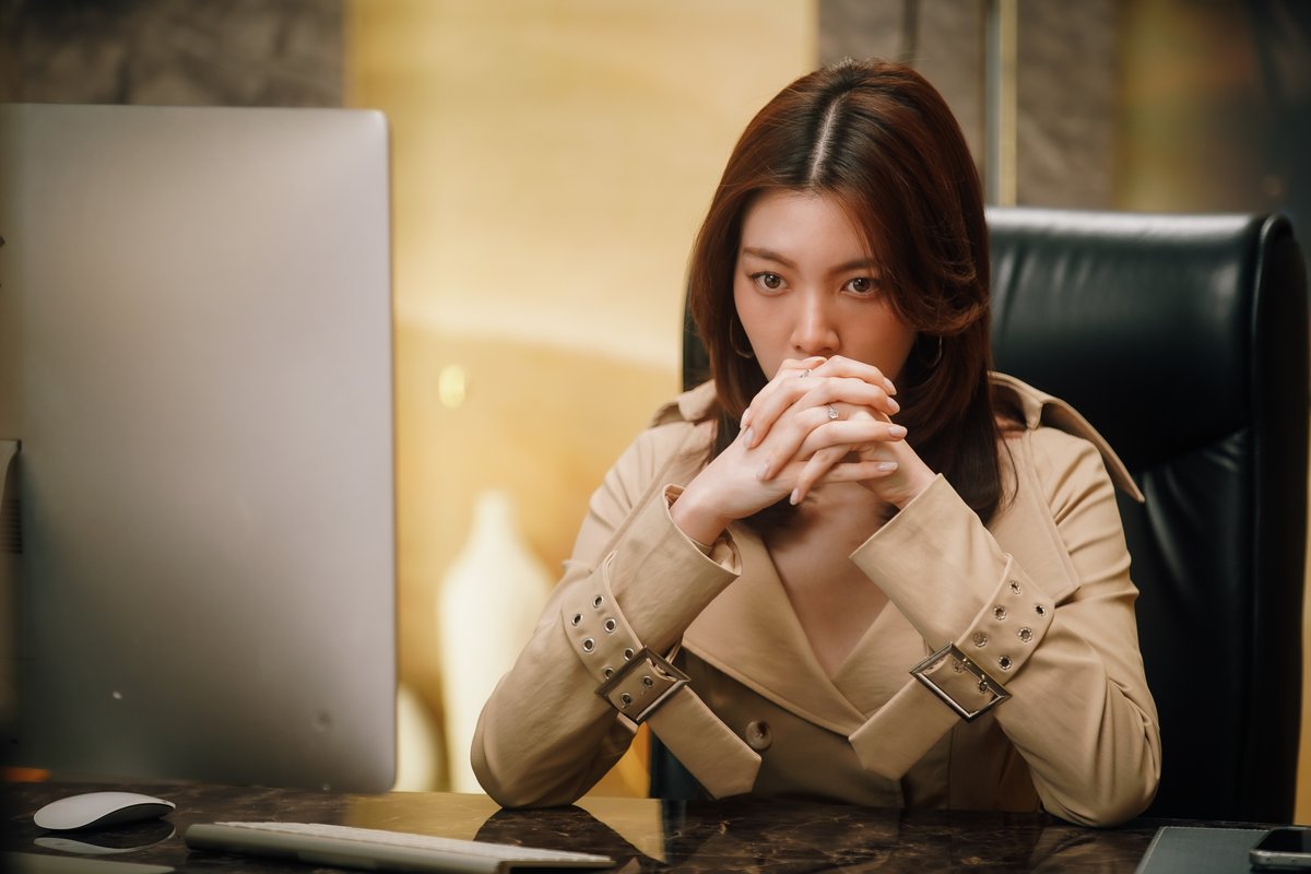 28suhanning's tweet photo. Runch helping Melinyan should have been simple, but the timing ruined it. Neen's jealousy made sense because every detail looked suspicious. This episode stressed me out and I still loved every second 🥰💖

LINGORM ILF EP4
#วาดฝ��นวันวิวาห์EP4 https://t.co/OmT1TL0Xyw