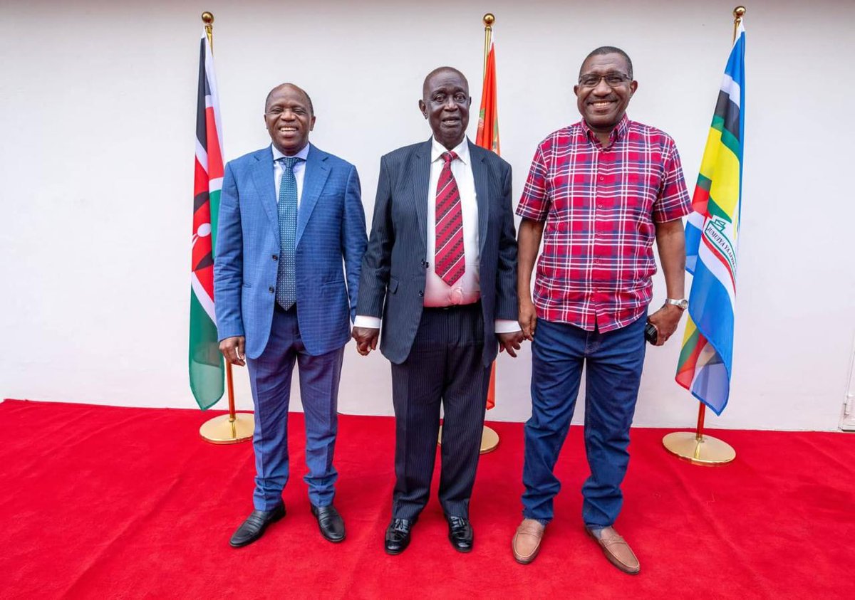 Tanariver004's tweet photo. Governor Maj. (Rtd.) Dr. Dhadho Godhana on Thursday led a high-level delegation in engagements with national leaders to advance the Coast region's interests, focusing on boundary issues, security, development, and land rights.
#PeopleFirst #LeadershipInAction https://t.co/nPYlrAB5vH