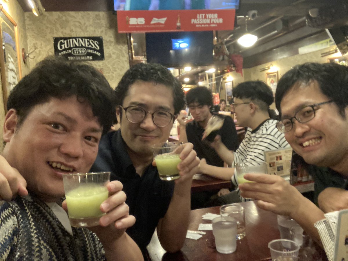 miyatchii's tweet photo. 大学の国際交流サークルの同期と飲んできた。
10年以上ぶりに飲み行けてめちゃめちゃ楽しかった。
懐かしすぎるぜ、、、 https://t.co/22D8QqOCGb
