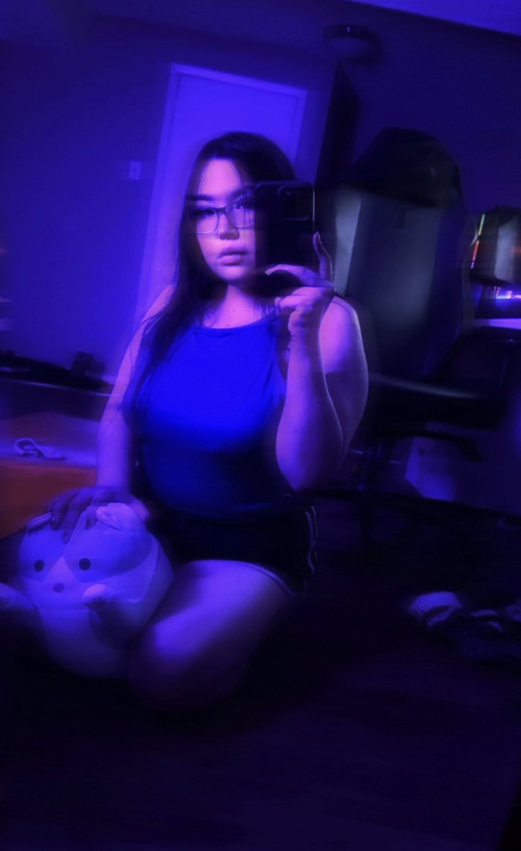 brattyavii's tweet photo. Bored bored bored 
Horny horny horny

Yes I’m chubby get over it. 🙄 I’m working on it, you cock. 

#nsfwtwt #nsfw https://t.co/C0Yl1CM8VF