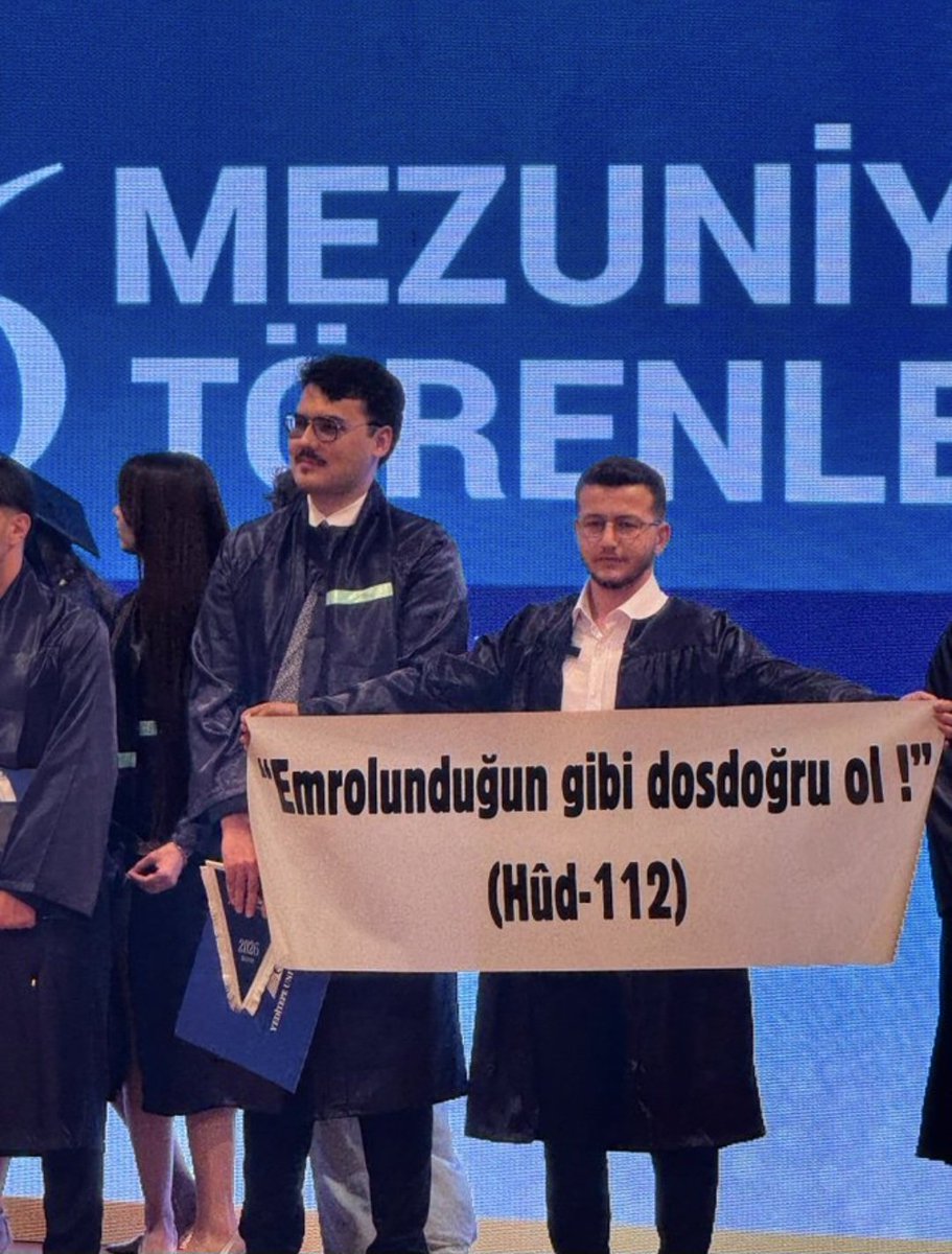 aypolat's tweet photo. Düşünce hürriyetini sadece kendi fikrimiz için savunuyorsak, aslında özgürlüğü değil koforumuzu savunuyoruz demektir. Ölçü düşüncenin içeriği değil, ifade biçimi olmalı. Adalet, aynı davranışa kimin yaptığına bakmadan aynı ölçüyü uygulayabilmektir. https://t.co/pJBnEAnPxM