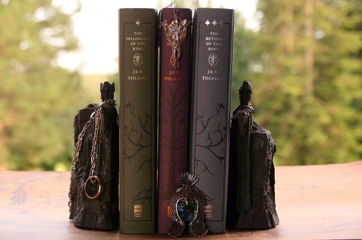_EruIluvatar_'s tweet photo. The Lord of the Rings https://t.co/oJG2S9XyqB