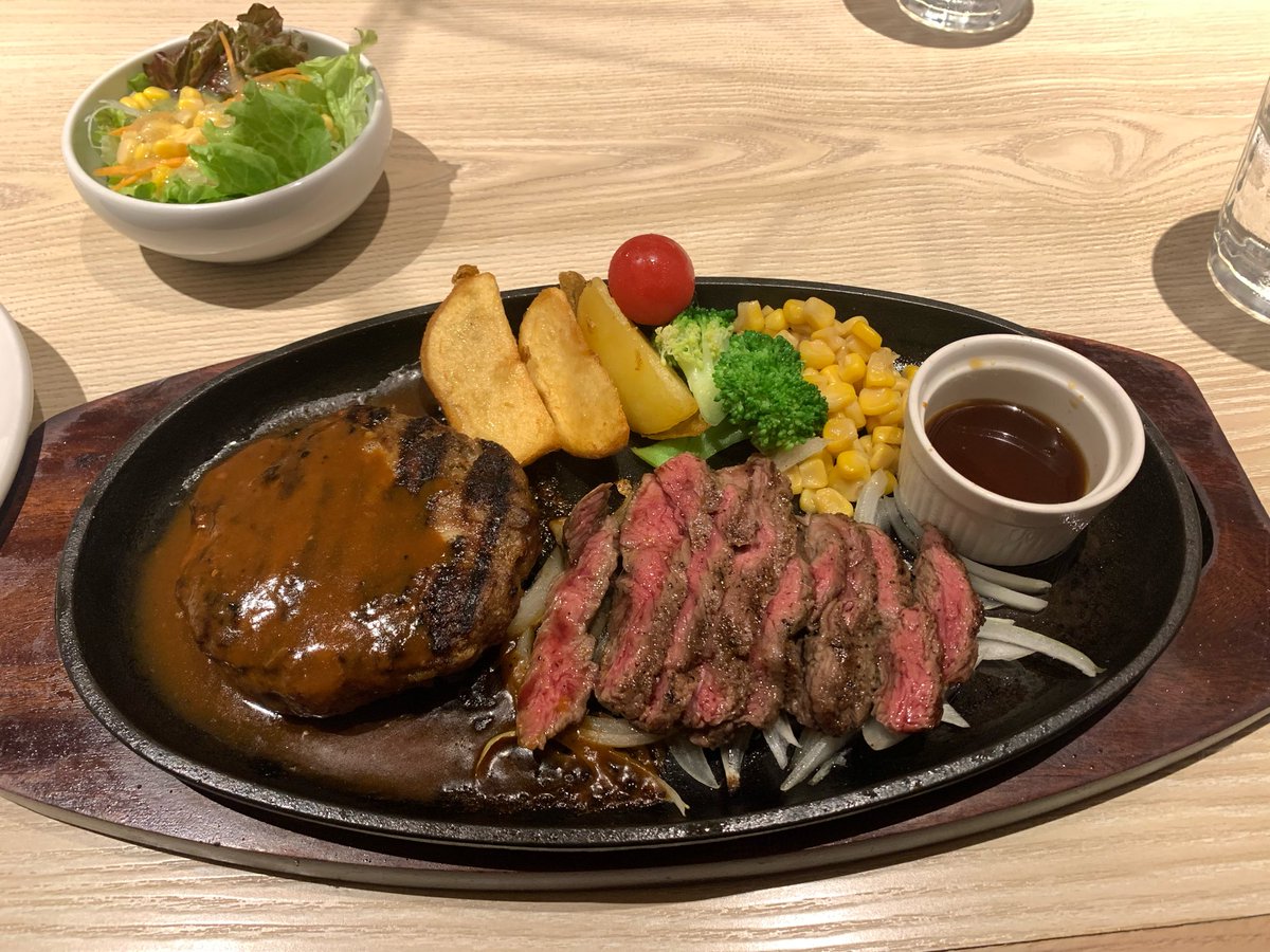 looksocia's tweet photo. 新札幌でランチしてきました♪どうしてもお肉が食べたい！という衝動に駆られステーキ屋さんへ。ハンバーグと牛肉のコンビが食べ応えありました！大満足でした😊
#コバラヘッタ https://t.co/IEzoLC50oX