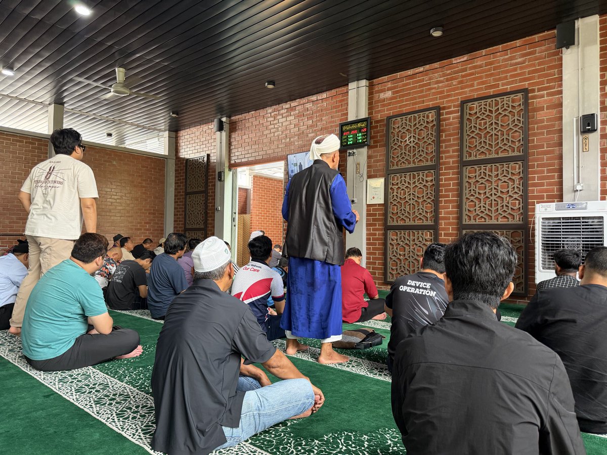 DatoPidi's tweet photo. @plus2u 
Terbaik la. RNR pong dah boleh solat Jumaat. https://t.co/xIIcPXqpi3