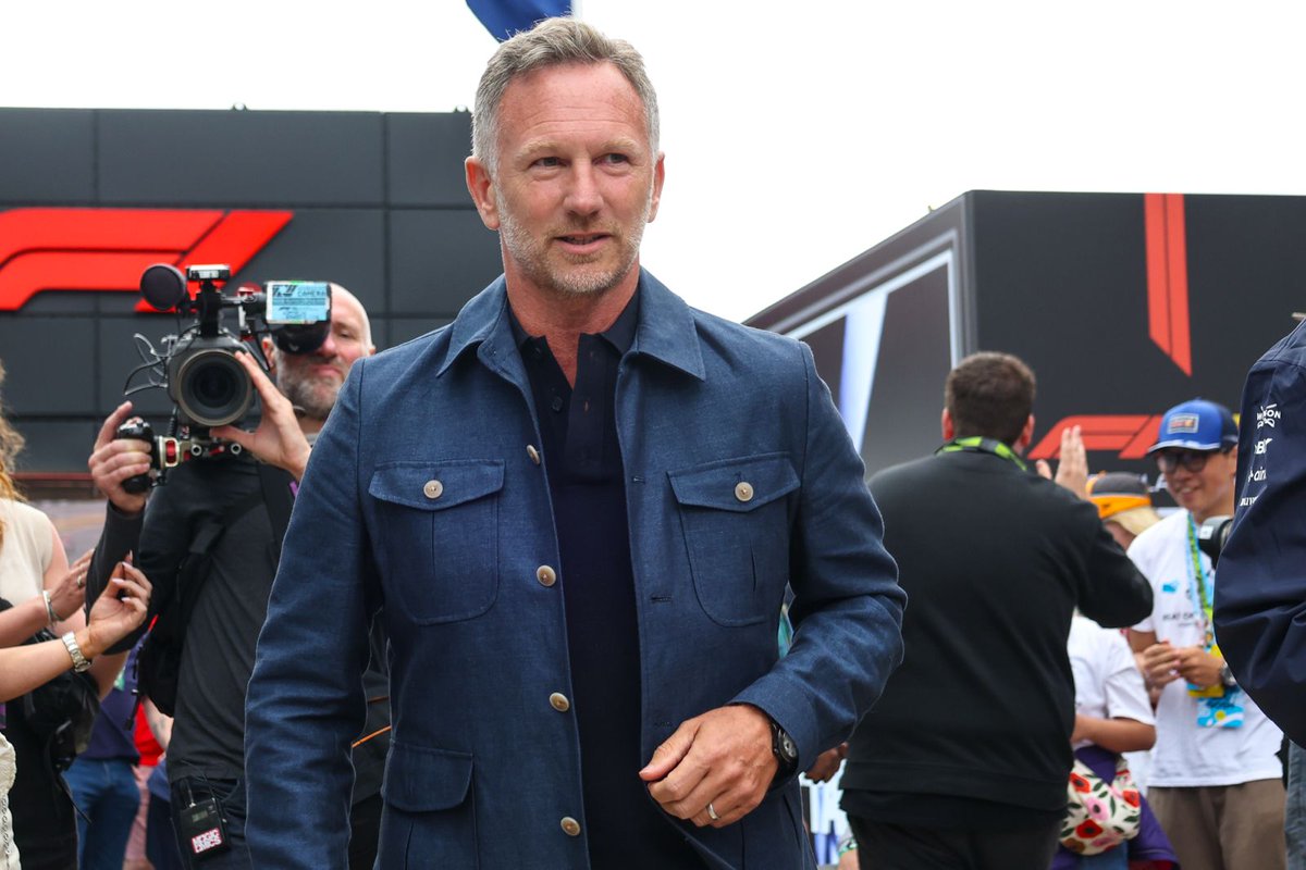SoyMotor's tweet photo. 🎯 Horner SE REIVINDICA un año después de su salida de Red Bull

🗣️ "Este motor me parece increíble"

🗣️ "A veces tendemos a olvidar la magnitud de este logro. Al parecer, la unidad de potencia está considerada como la mejor, y estoy muy orgulloso de ello"

ℹ️ AutoHebdo

#F1 https://t.co/PcfwOTNBTc