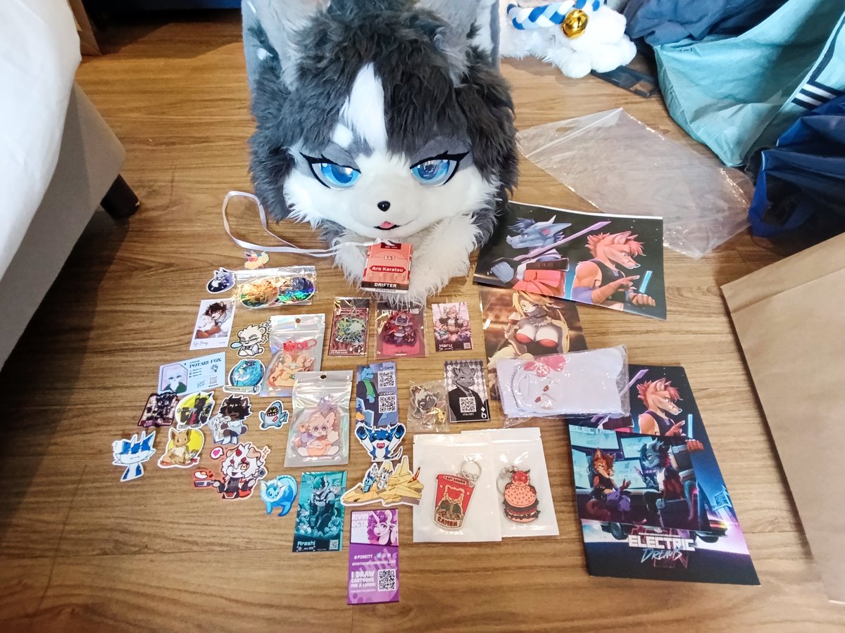 AroFursuit's tweet photo. FIRST FURCON ✨ IWAG 2026

thank you for all the good memories, I will never forget having a good time with you all 😘 

#FursuitFriday #IWAG2026 #IWAG https://t.co/P3OF23OzIp