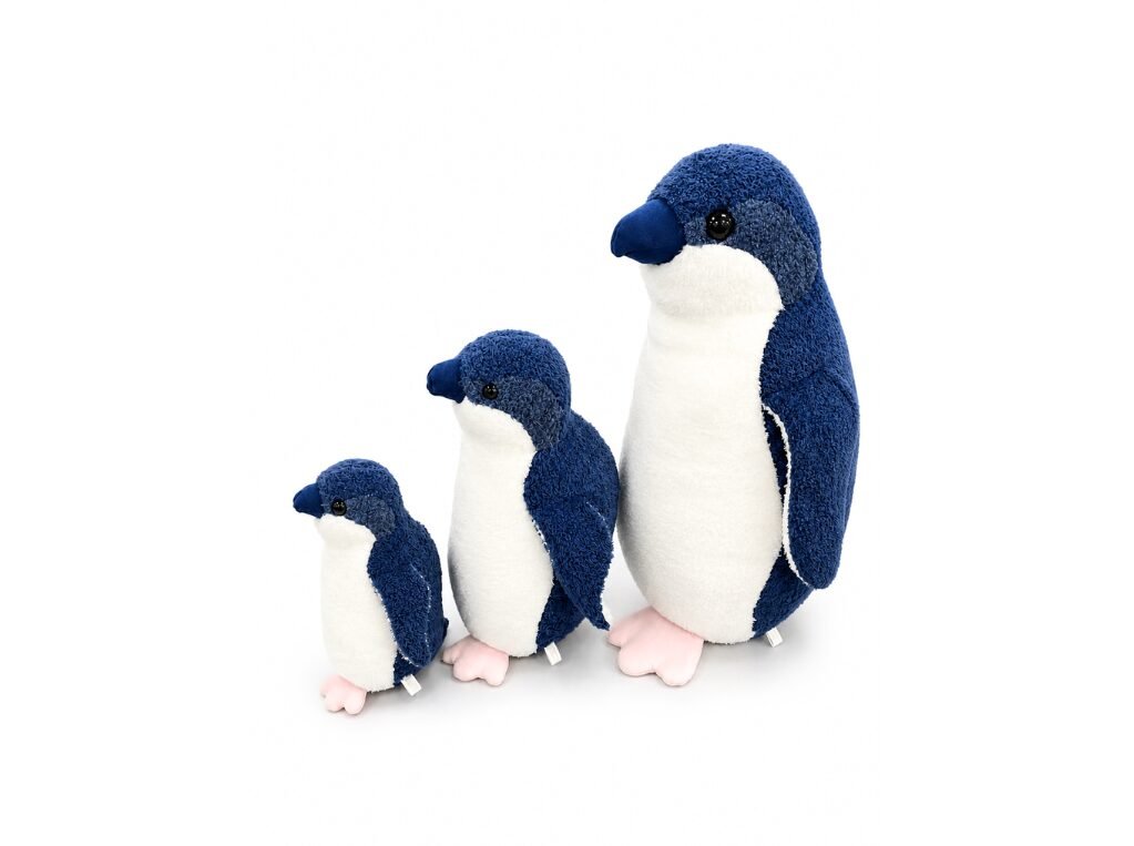 sapporolife2021's tweet photo. 絶対にペンギンが当たる🐧🎯
AOAOフェアリーペンギンぬいぐるみくじ、ふわふわ度がアップして7/18新登場🐧🐧🐧🐧🐧 https://t.co/yvgM0rE1tc