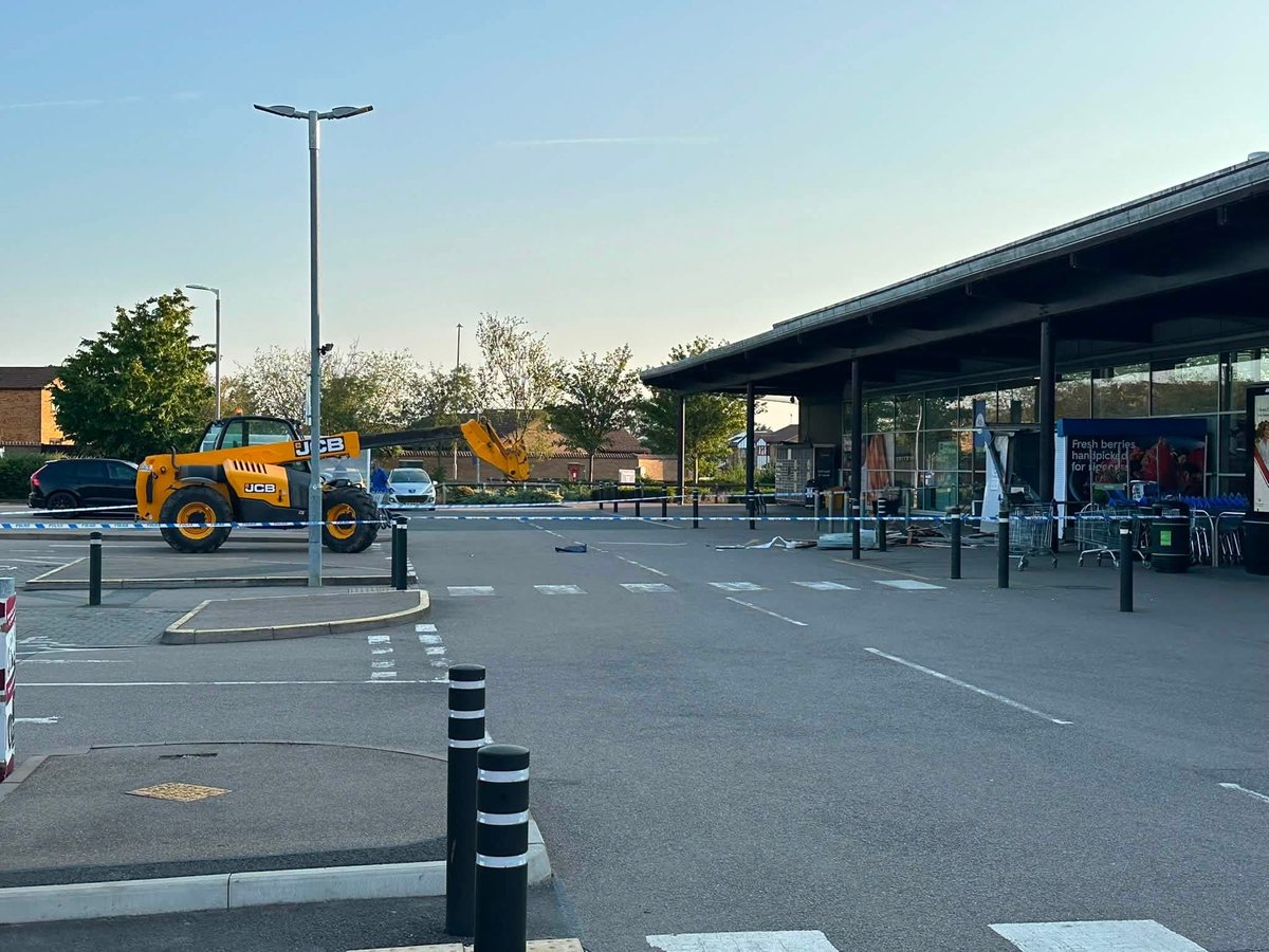 AbelKyle's tweet photo. More senseless crime in rural Lincolnshire as local supermarket has ATM ripped out by stolen farm equipment.

At least TWO crimes have been committed here!

Our rural communities deserve the same level of protection and policing as our bigger towns and cities! https://t.co/YFEvF2Uvix