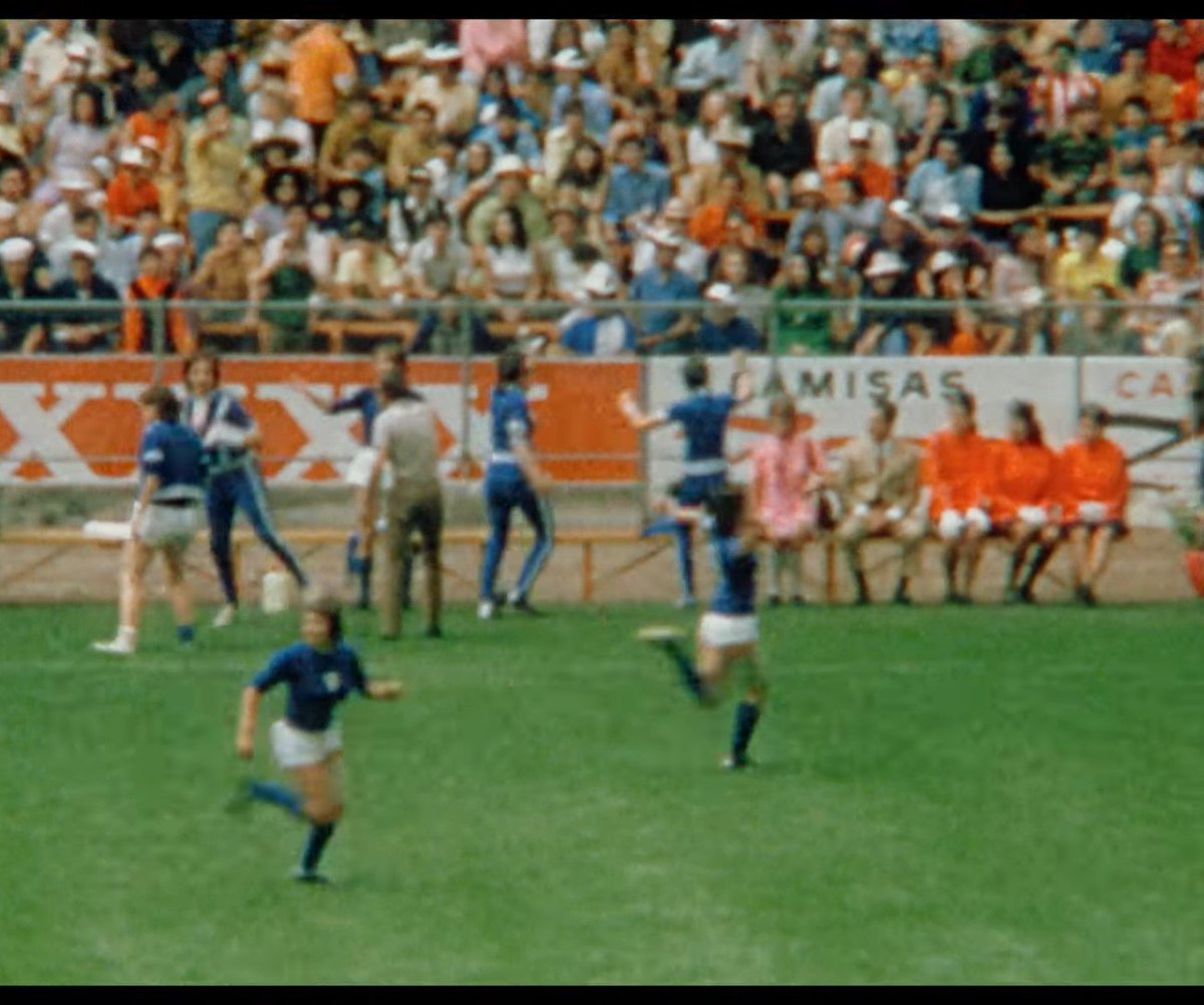 caonfilm's tweet photo. i hate when men say "no one watches women's sports" meanwhile, in 1971 over 100,000 people showed up at the famous  azteca in mexico to watch WOMEN play football https://t.co/Z1xrFJV8u4