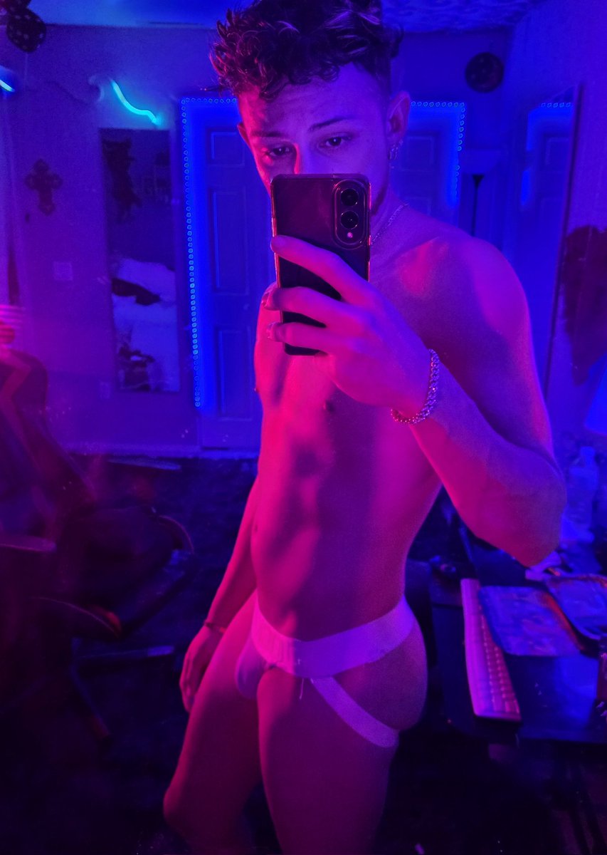 FLafter_dark's tweet photo. 🌙 https://t.co/YmxKzF9vqU