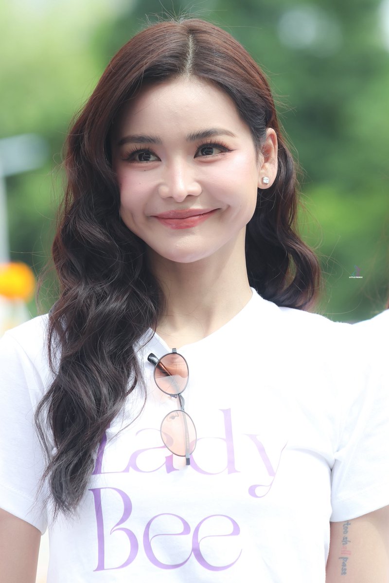 littleprince_21's tweet photo. - Lady Bee 🦋 @EWaraha 

#ENGFAxLadyBeeBlessingCeremony
#LadyBee_บวงสรวง
#อิงฟ้ามหาชน  #EngfaWaraha https://t.co/YWHVg73EoZ
