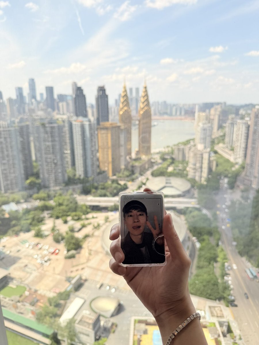 wyf_dandan's tweet photo. 已到重庆！！期待和哥哥见面🥰🥰
#이제훈  #leejehoon https://t.co/1n7VbWLWb6