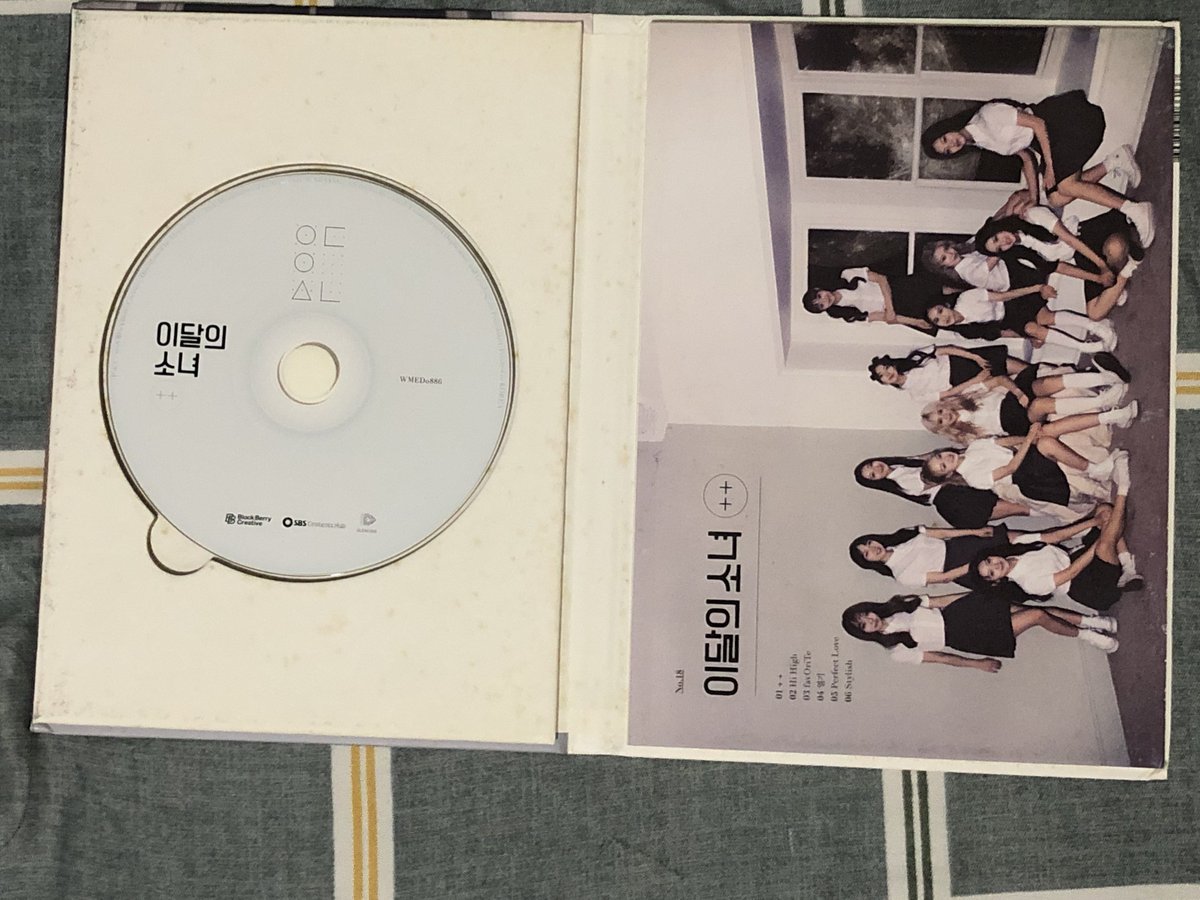 _meeerrrccc's tweet photo. loona album set

oec and 1/3 are reprints, ++ is first press

x sensi

will include lots of freebies

loc: cebu

wts lfb loona artms loossemble odd eye circle oec love and evil heejin hyunjin haseul yeojin vivi kim lip jinsoul choerry yves chuu gowon hyeju ++ first press https://t.co/YiDR38fG1g
