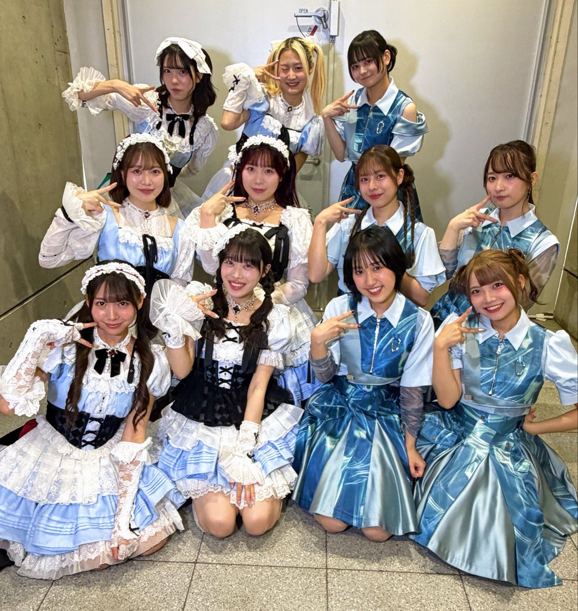 dayre_official's tweet photo. そして！本日ご一緒させていただいた、前橋ウィッチーズさん(@maebashiwitches )、ARCANA PROJECTさん(@arcanaproject )ともお写真を撮らせていただきました📸👏

ありがとうございました🫶 https://t.co/U5GdsTrDf0