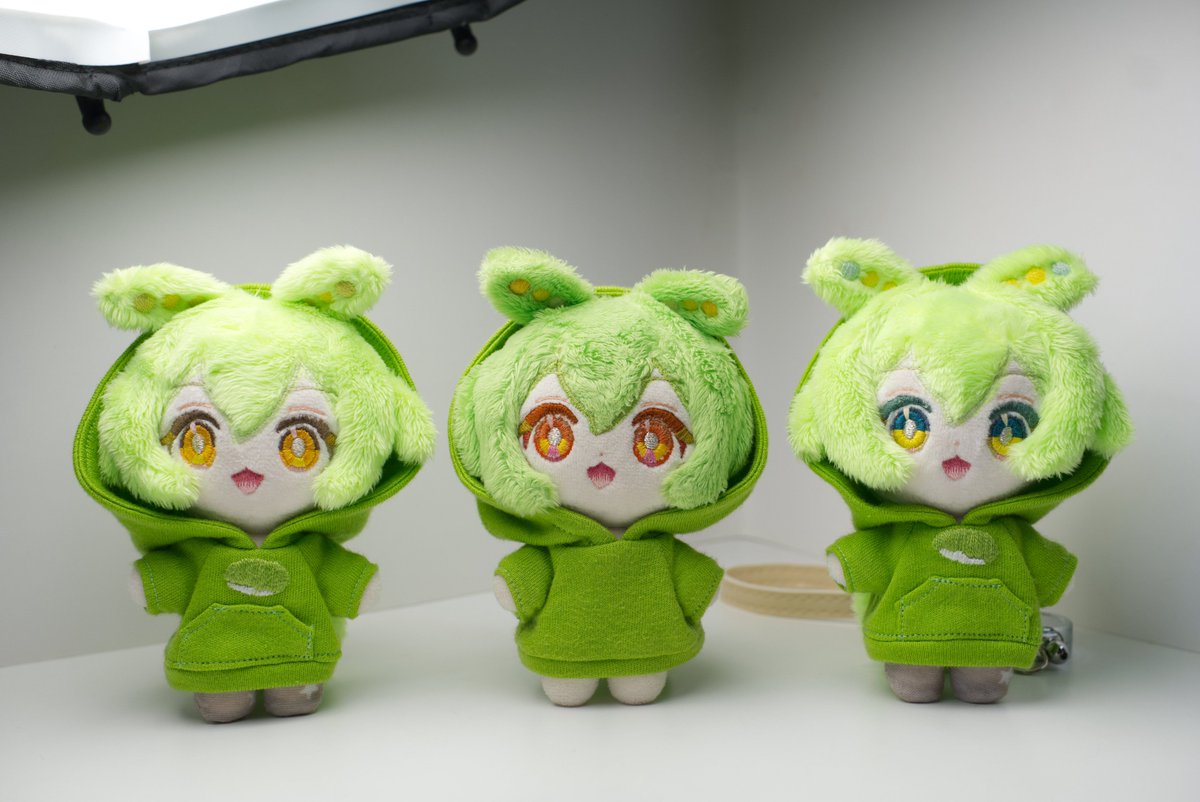 むんいさま確認ページ♡ 真ん中の娘が一番オリジナルに近い瞳色？