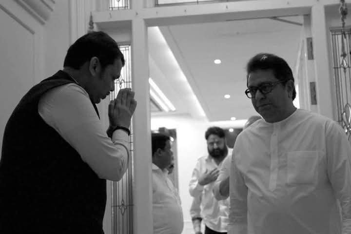 sachinspawar57's tweet photo. गेलेले दिवस विसरायचे नाहीत जे हात नमस्कार साठी वाकत होते होते तेच हात अंहकाराने माजले आहेत मीच महाराष्ट्र असं समजायला लागलेत 🙏 https://t.co/Yeq4FESrvx