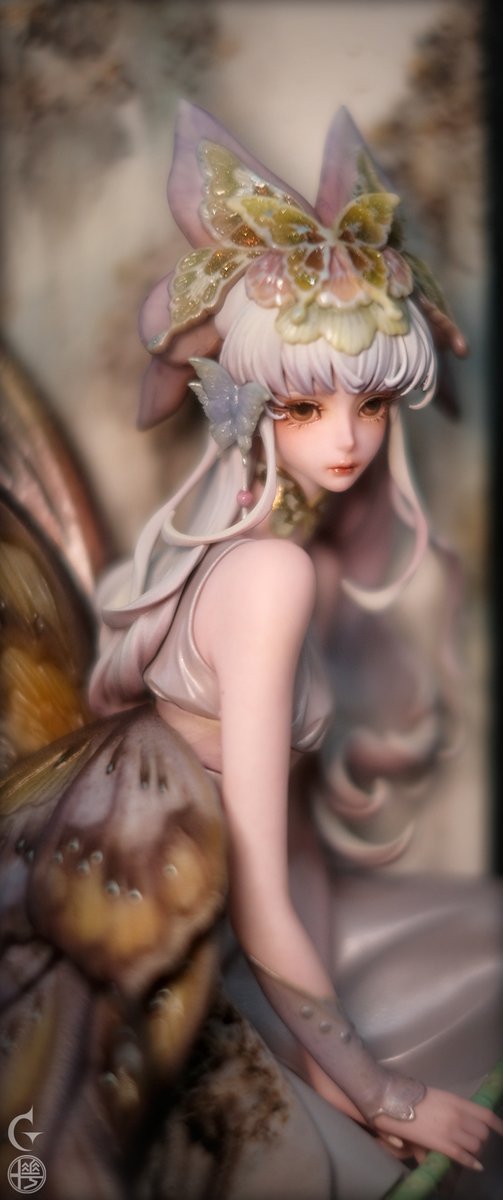 Ye_Zh_ang's tweet photo. 《月光》

原画：伊吹五月@washanapple
原型/渣摄：@Ye_Zh_ang
涂装：@Ruan_studio 

笼罩在月光下的小蝴蝶让人哈特软软。感谢伊吹五月老师的授权让我有机会做到这么漂亮原画❤️。感谢软哥的涂装！实物美到爆❤️！！

小蝴蝶实物将在WF2026S展出
展位名：Wonder Smith
展位号：【4-17-02】
欢迎大家来欣赏。
#WF2026S  #WF2026夏