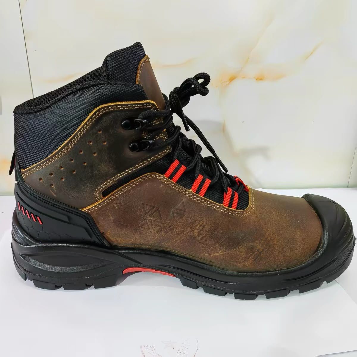 simon_madowa's tweet photo. P1,088.00 
(leather + steel toed)….. 
*sizes*: 38-45
Available on order 
WhatsApp: 76203661 https://t.co/fZ1y87Qj7j