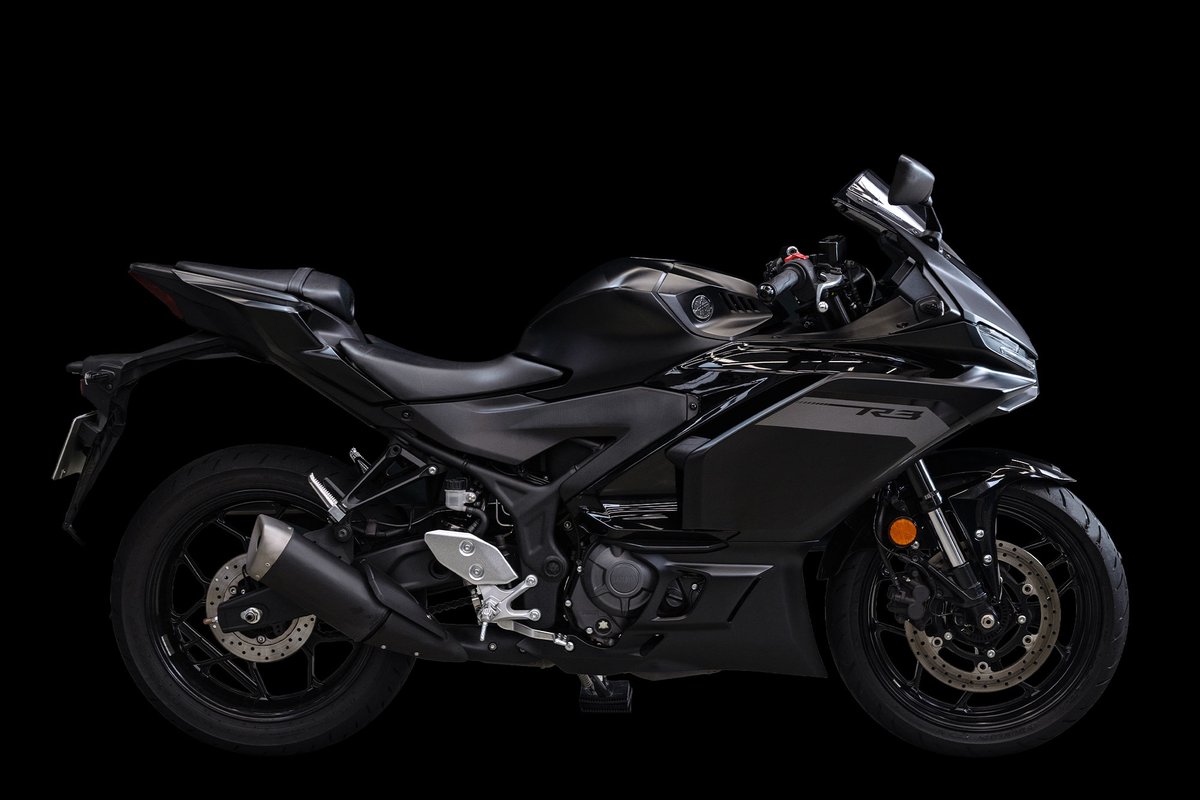 ECHELON_MCteam's tweet photo. 【ラインナップ追加】
■YAMAHA YZF-R3
日常の傷やストレスを減らし精悍な佇まいの愛車のイヤーカラーを長く、美しく。 
#Yamaha #YZFR3 #ヤマハ #PPF #echelonmotorcycle https://t.co/W4RWkRTkje