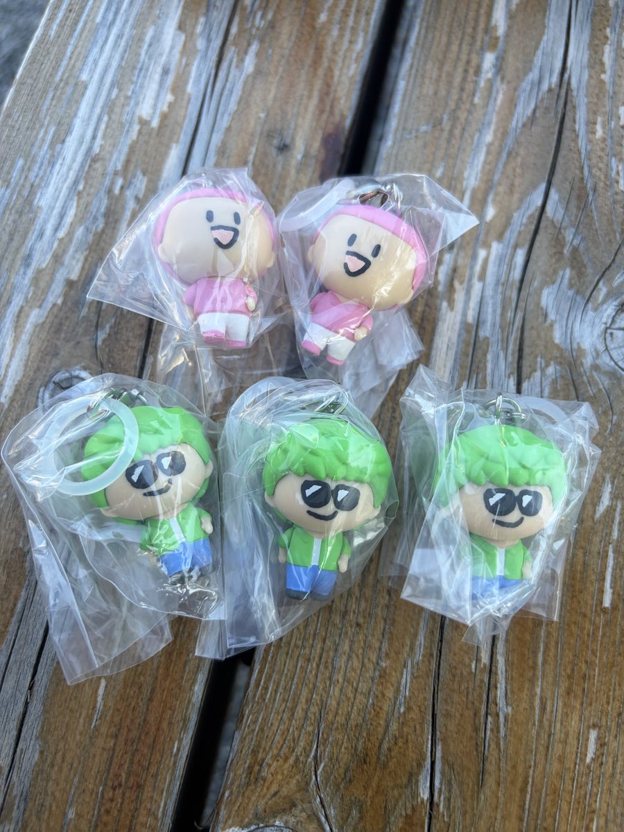 minorin_daisuke's tweet photo. 東海オンエアのグッズでマルチチャームがゆめちゃんととしちゃん！！笑
交換できる方いたらお願いします🙏🙇‍♀️
種類はこの2人以外だったら問いません🥲 https://t.co/4rLFs9wEwh