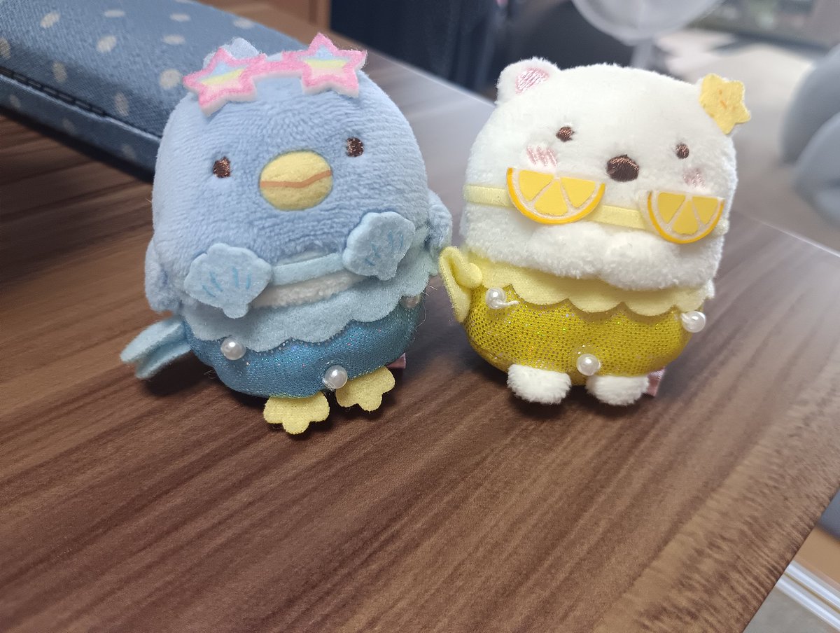 sabuta10's tweet photo. ついにエアコン神を召喚してしまった。夏来なくていいのに。
このしろくま、毎年思うのがビキニの位置どうにかならなかったのか。
手ブラしててその上にビキニ。 https://t.co/kpIRGWZwOl