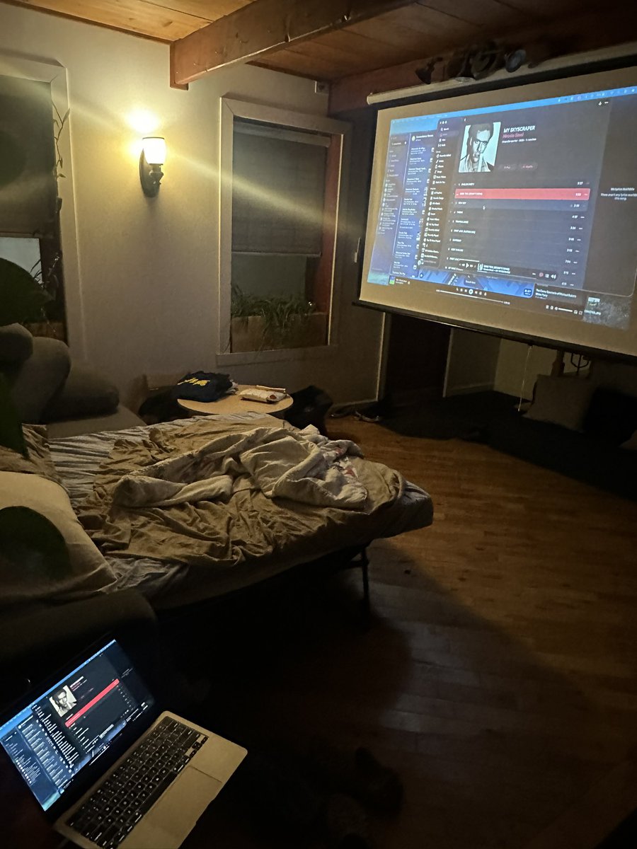 kidmarks_'s tweet photo. it’s night one of montreal with my newly wed friends who i officiated for and i’m sleeping with a projector. i’m gonna watch the wire https://t.co/rDBL5aQmbQ