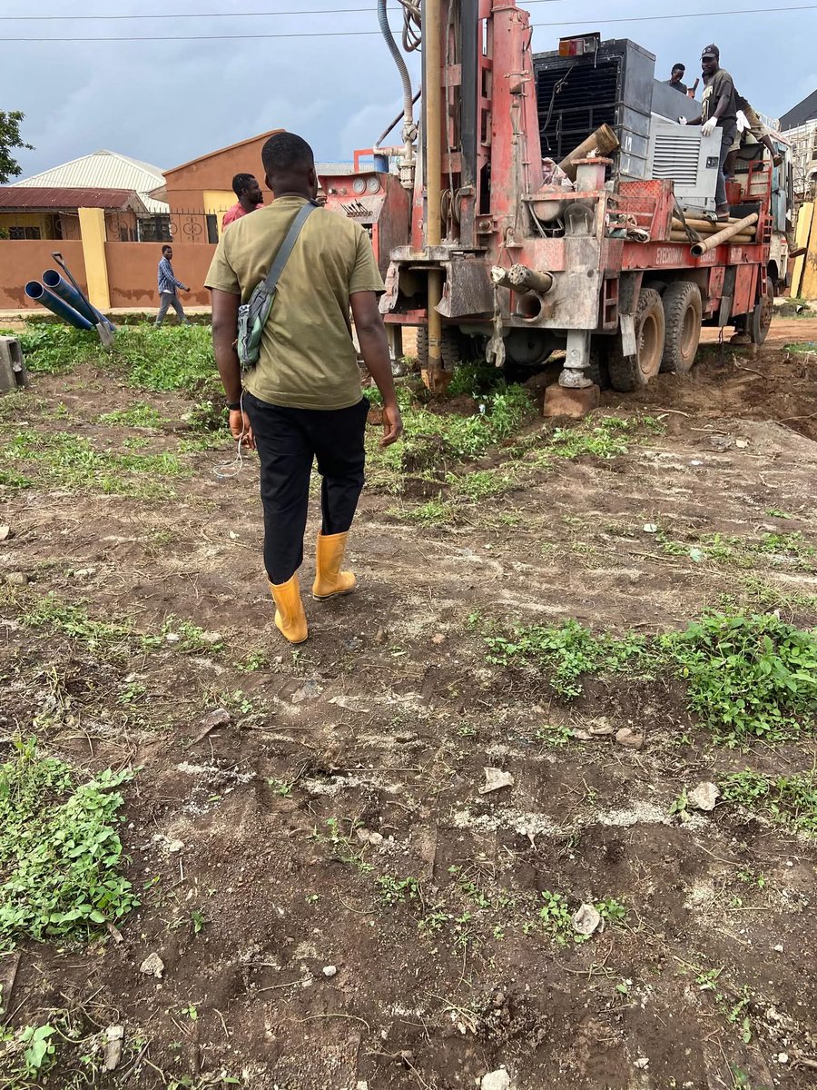 Akwadrills's tweet photo. Your Neighborhood water Solutions.
Need my service???
Just a call and I'm there.
#Borehole #waterforwildlife #WaterDrinking https://t.co/iVUs0DS8Qf