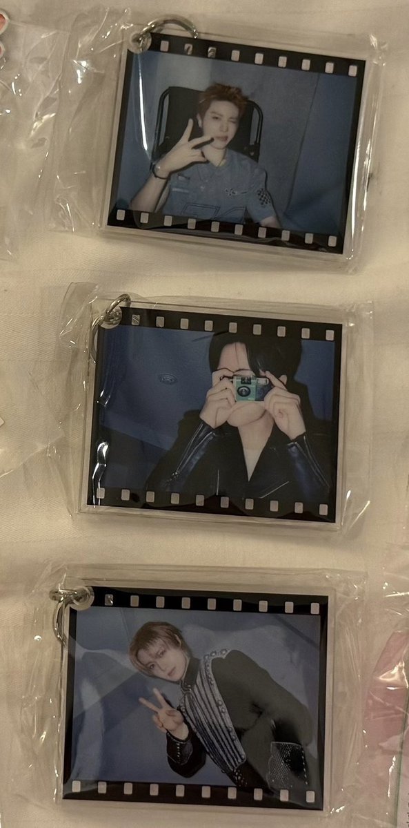 hitominnie2mous's tweet photo. TREASURE NEW WAV 交換　Popup ガチャ　アクキー　フィルムフォト

【譲】画像の物

【求】 2枚目ジフン、ジュンギュ
        
       IGアリーナ8/1.2

現地手渡し交換希望です
お気軽にお声掛けください🙇🏻‍♀️ https://t.co/vtENsGvBJG