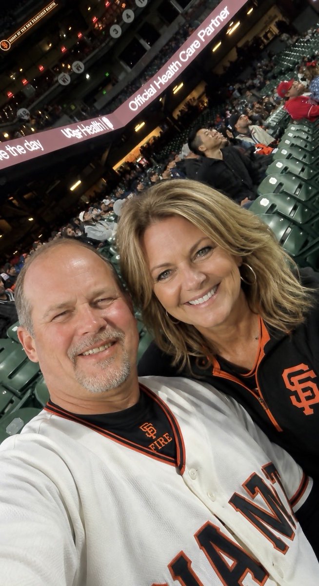 theharmonizer70's tweet photo. Date night with the missus at Oracle Park ❤️. She said dress nice. I wore the jersey. If we were at Raimondi Park, she’d tell me to wear the holster. #ilovemywife #scrapeit https://t.co/tme74qFy4Z