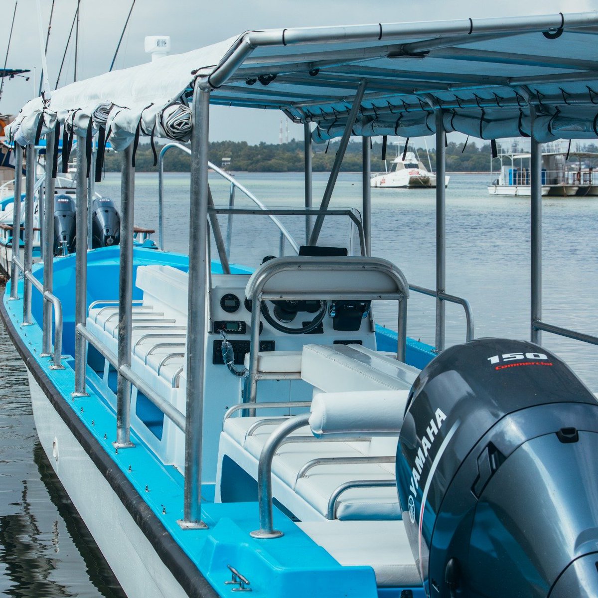 Handrine256's tweet photo. @wekesa_amos @_GL_Collection Classic boats customised to clients liking and purpose DM or call 0787395536/0706606428 https://t.co/WahuduOhuc
