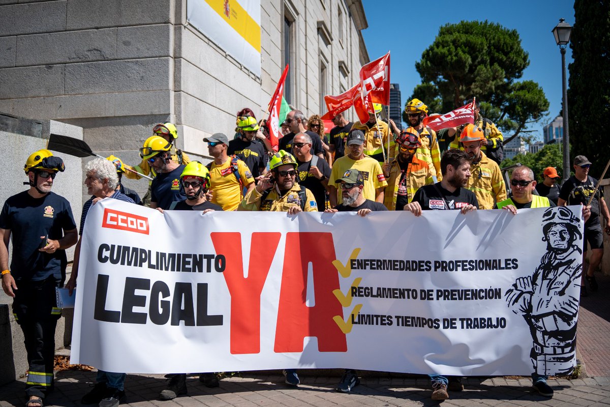 CCOOGeacam's tweet photo. @Moran_Fernandez Eres un jeta y un caradura.
Estamos esperando más de 1año la aplicacion de la ley 5 sobre:
➡️Jornada laboral
➡️Enfermedades profesionales
➡️ Reglamento de PRL para los bomberos forestales.
@CCOOAgentesJCCM
@CCOO @SaludLab_CCOO @Industria_CCOO https://t.co/unXOzH8Zwb