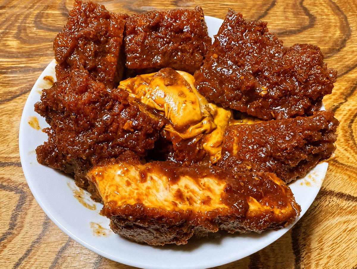 kudo_pon's tweet photo. 名古屋人が推してる「ガチの名古屋グルメ10選」はコレで確定だと断言したい。うまい、うますぎる。

異論ないよな!!!!

1. 叶 (かつ丼)
2. 花霧島 (焼肉)
3. 葉栗屋 (味噌かつ)
4. 田中コーヒー (モーニング)
5. 矢場とん (味噌かつ)
6. つばめパン＆Milk (パン)
7. ラーメン二郎名古屋大曽根店 (ラーメン)
8. 味仙 (中華)
9. らーめんニュー直方 (ラーメン)
10. ジューシーバインミー (バインミー)