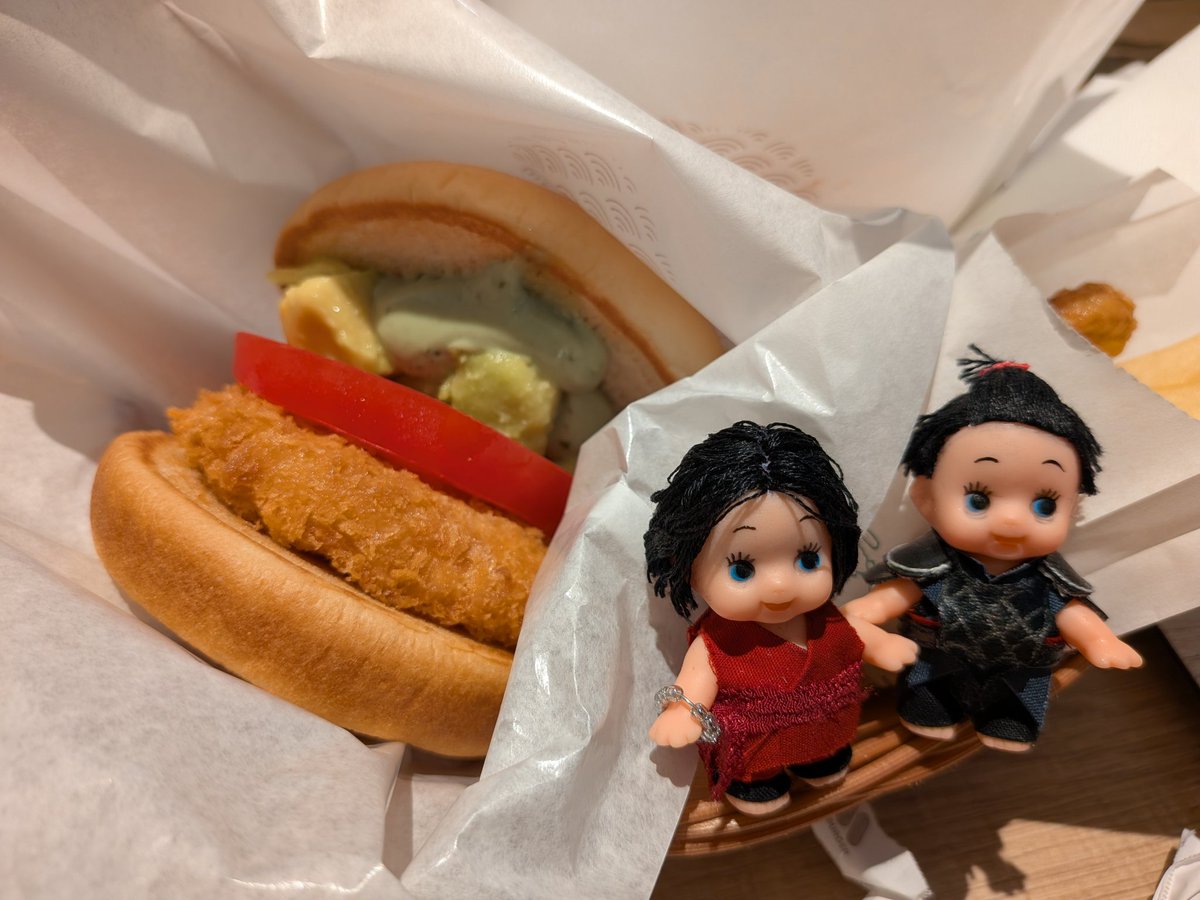 nikara458's tweet photo. これはモスバーガーに行ったモンクス https://t.co/4jbOEVN4mM