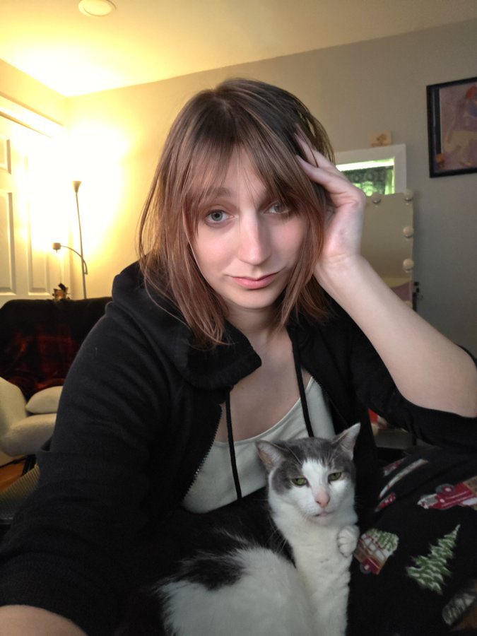 specialrelb7le's tweet photo. Dumb lazy girl and her stupid fricken cat https://t.co/Beabi7fXfL